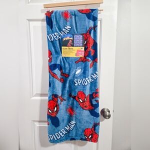 Marvel Spider-Man Throw Blanket - Red and Blue